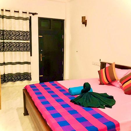 Navodya Guest Mirissa Hotel Exterior photo
