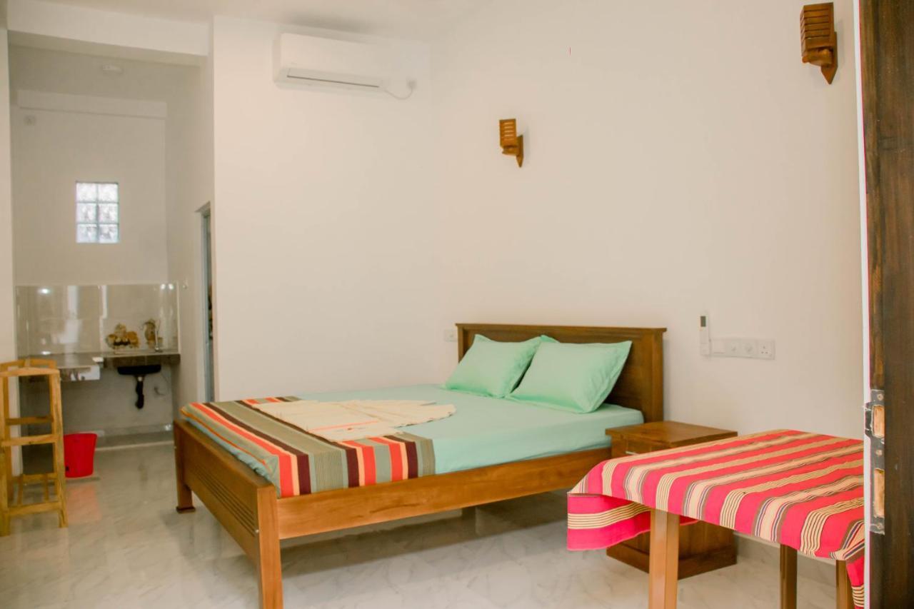 Navodya Guest Mirissa Hotel Exterior photo