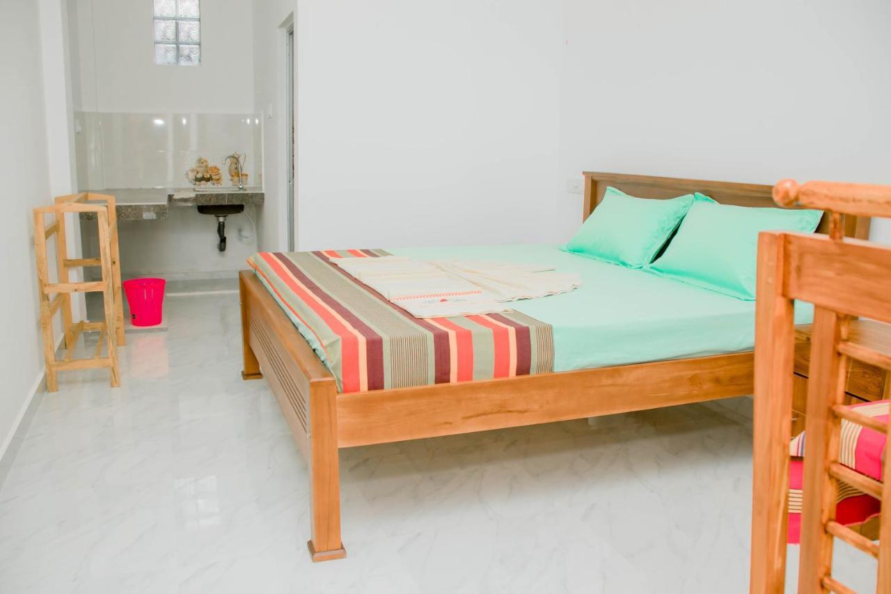 Navodya Guest Mirissa Hotel Exterior photo