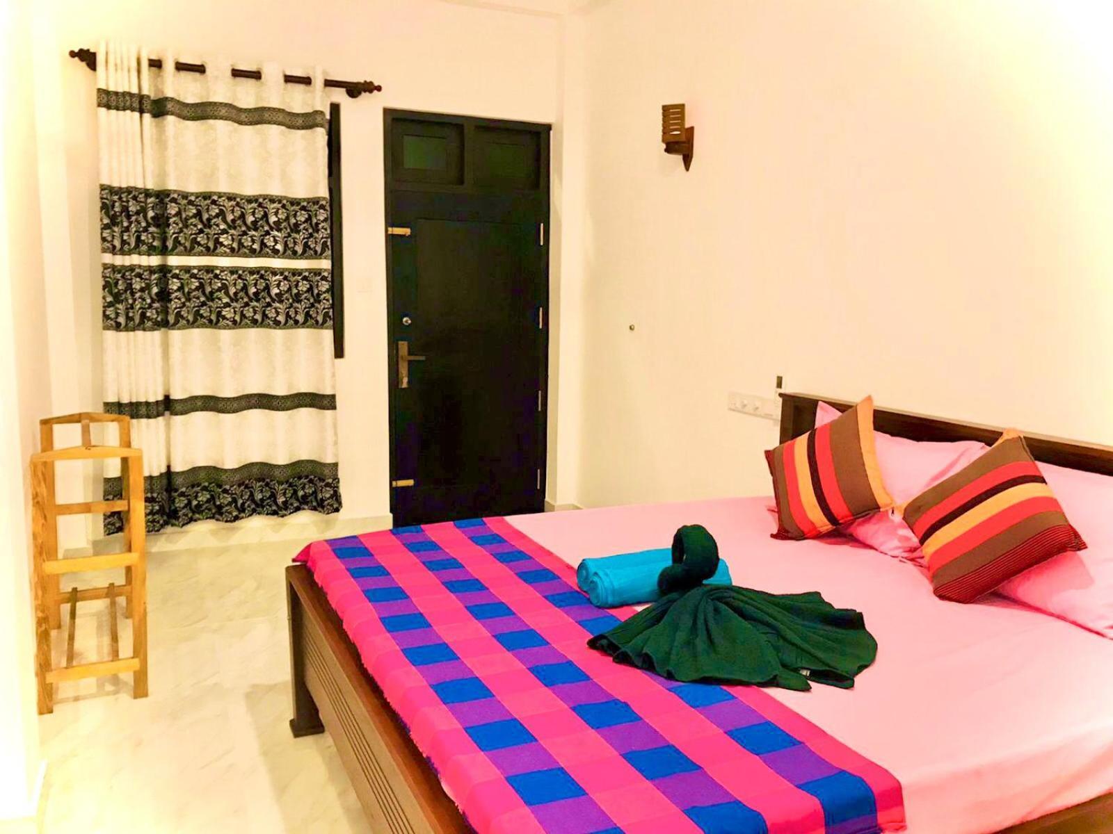 Navodya Guest Mirissa Hotel Exterior photo