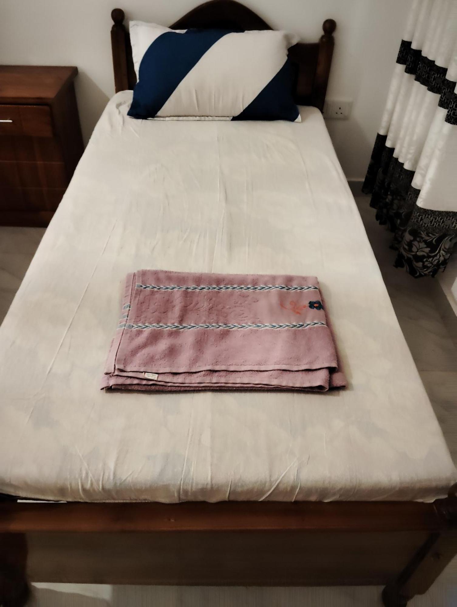 Navodya Guest Mirissa Hotel Room photo